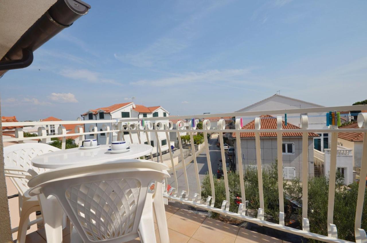 Apartment And Rooms Mrkovic Vodice Exterior foto