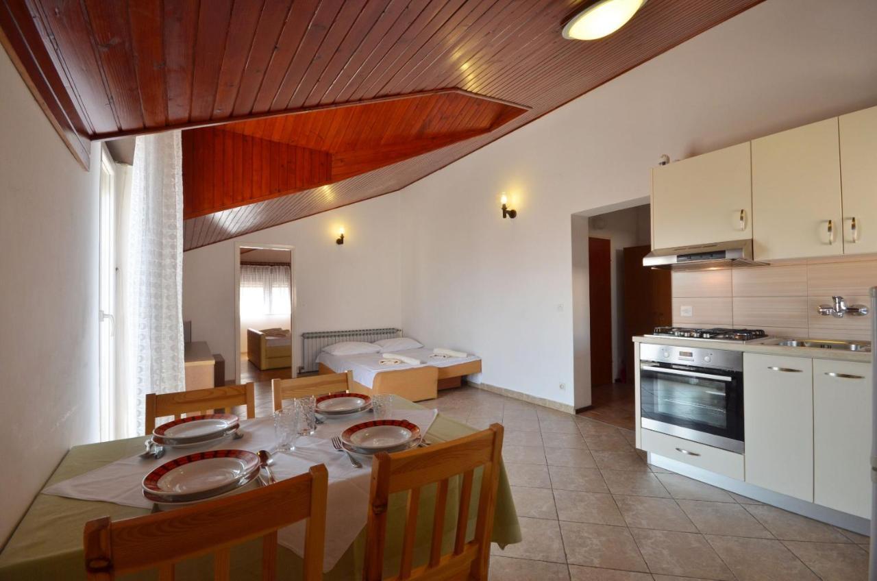 Apartment And Rooms Mrkovic Vodice Exterior foto