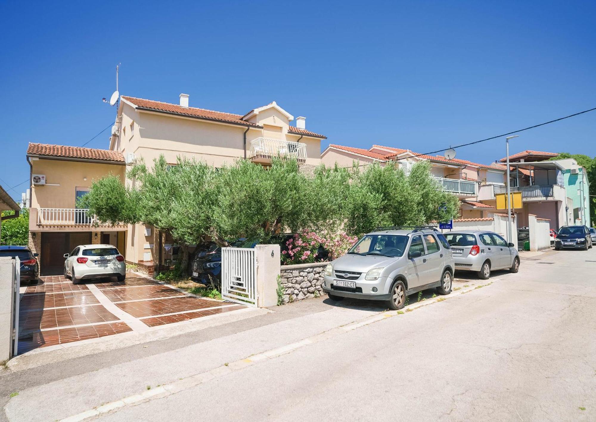 Apartment And Rooms Mrkovic Vodice Exterior foto