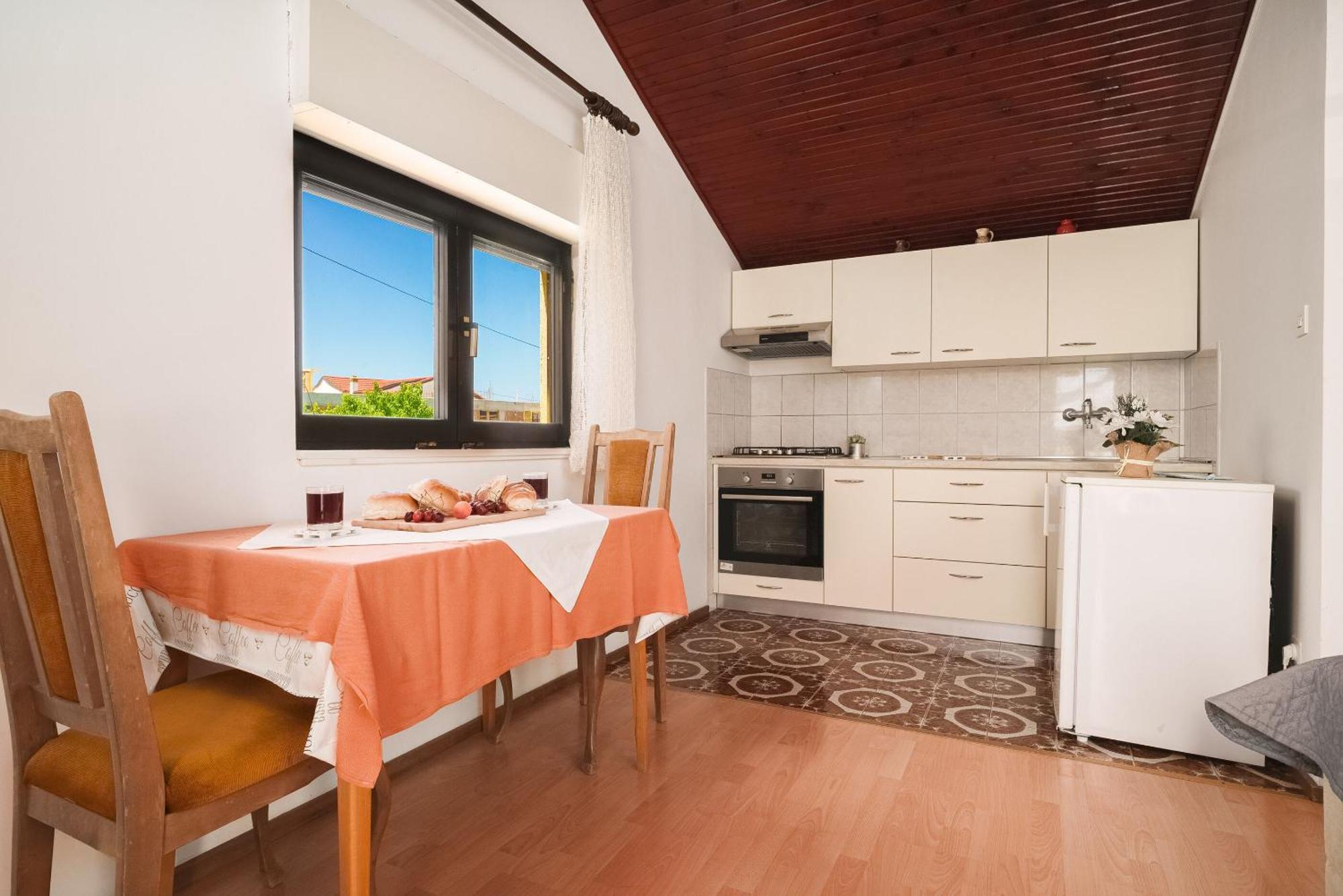 Apartment And Rooms Mrkovic Vodice Exterior foto