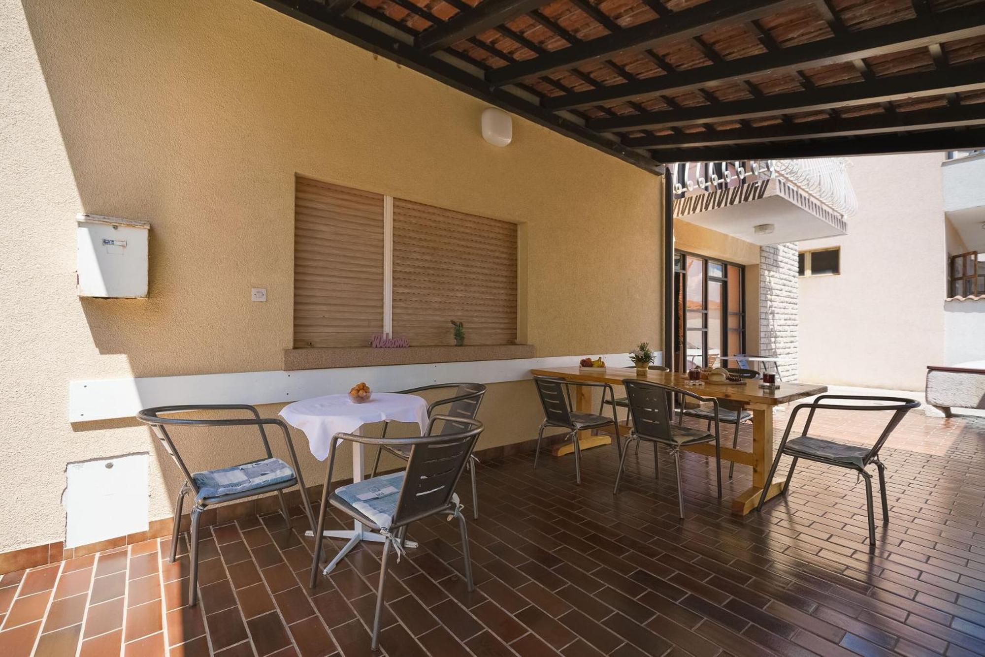 Apartment And Rooms Mrkovic Vodice Exterior foto