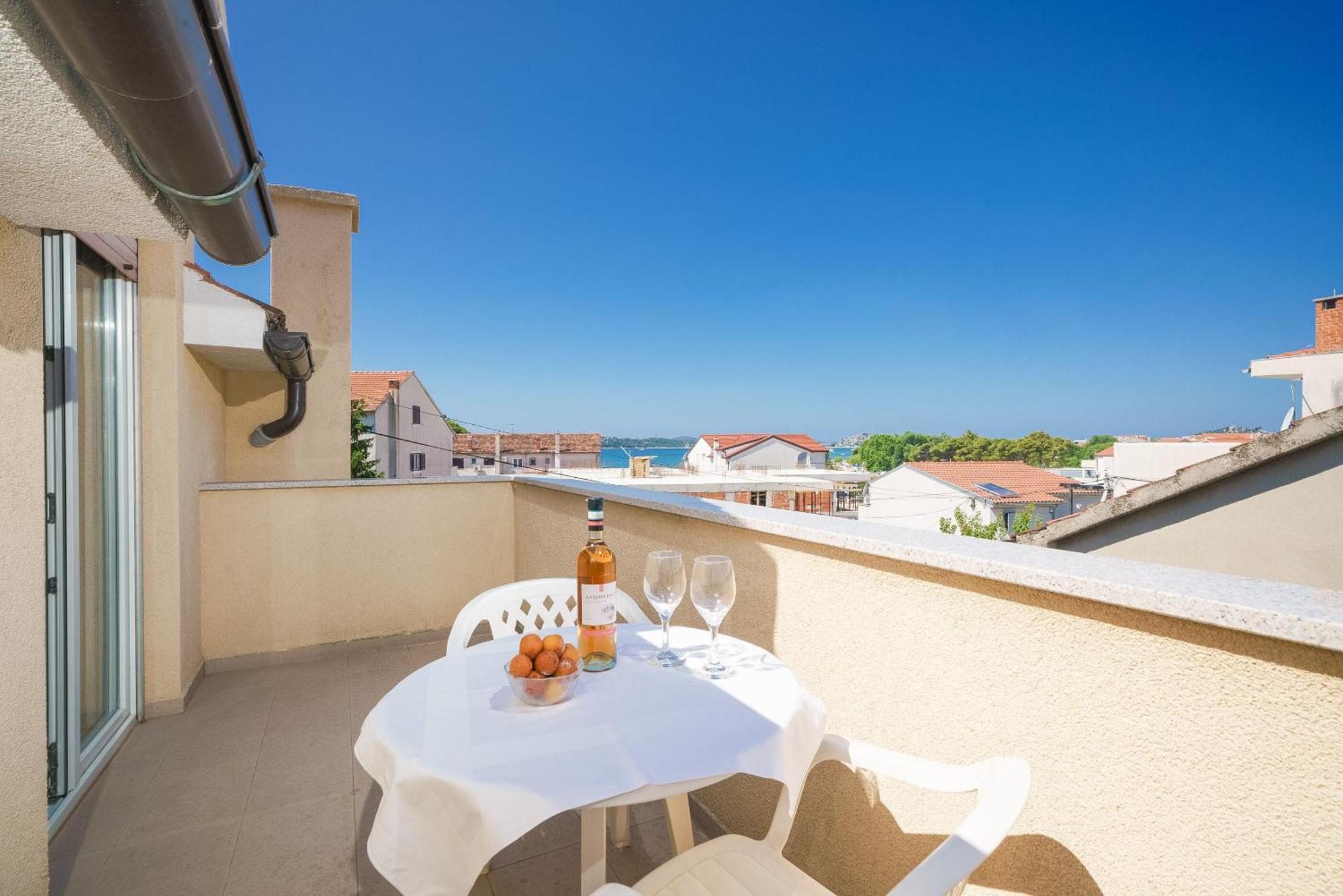 Apartment And Rooms Mrkovic Vodice Exterior foto